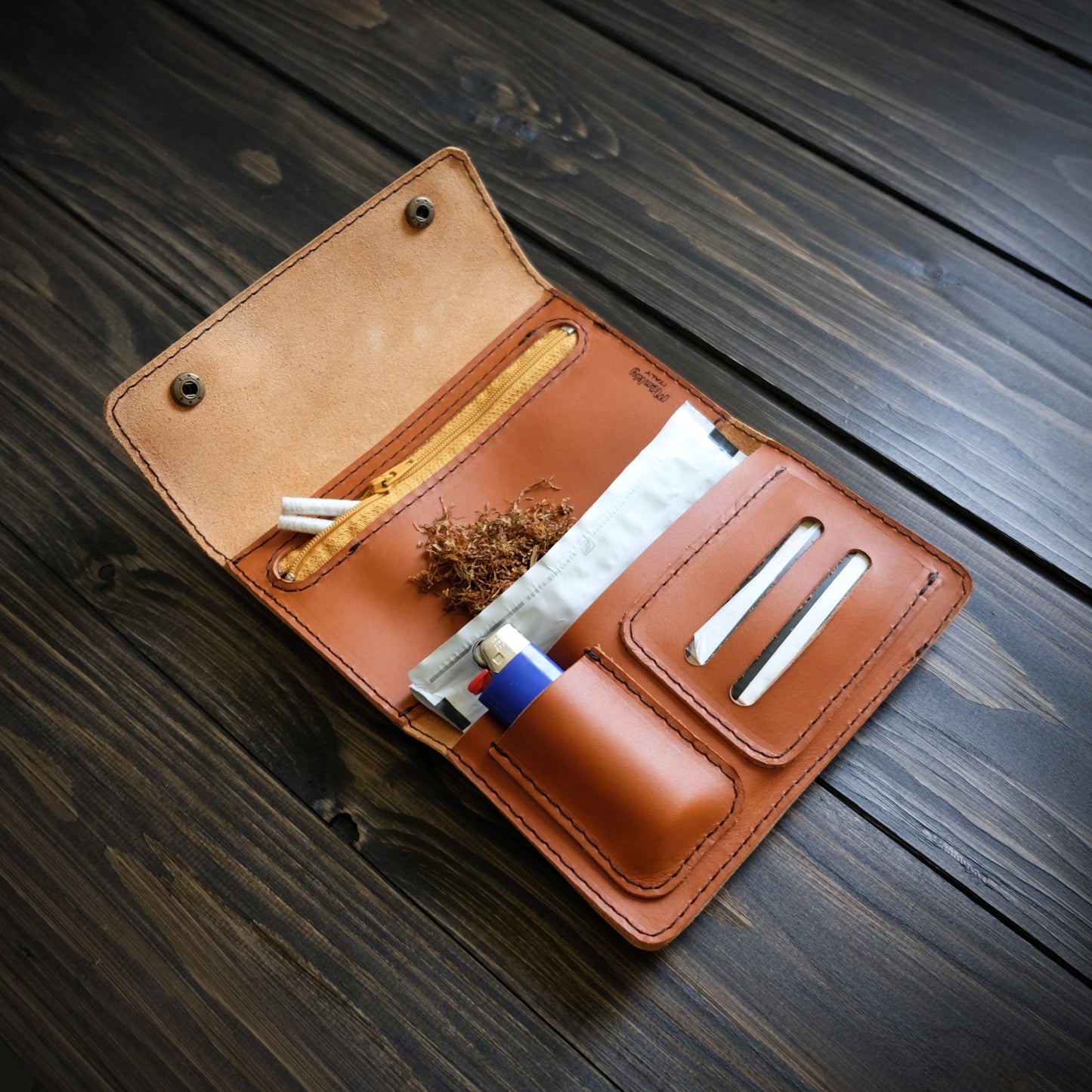 Astuccio porta tabacco in pelle personalizzabile marrone - Munkiy Italy - Astuccio per tabacco