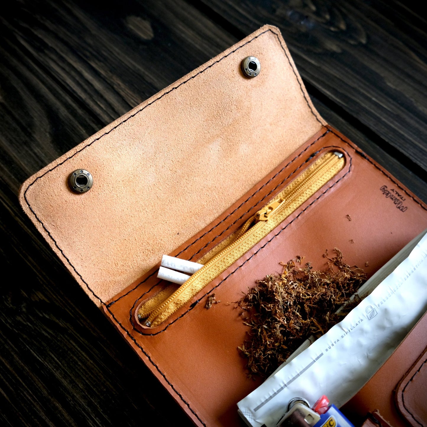 Astuccio porta tabacco in pelle personalizzabile marrone - Munkiy Italy - Astuccio per tabacco