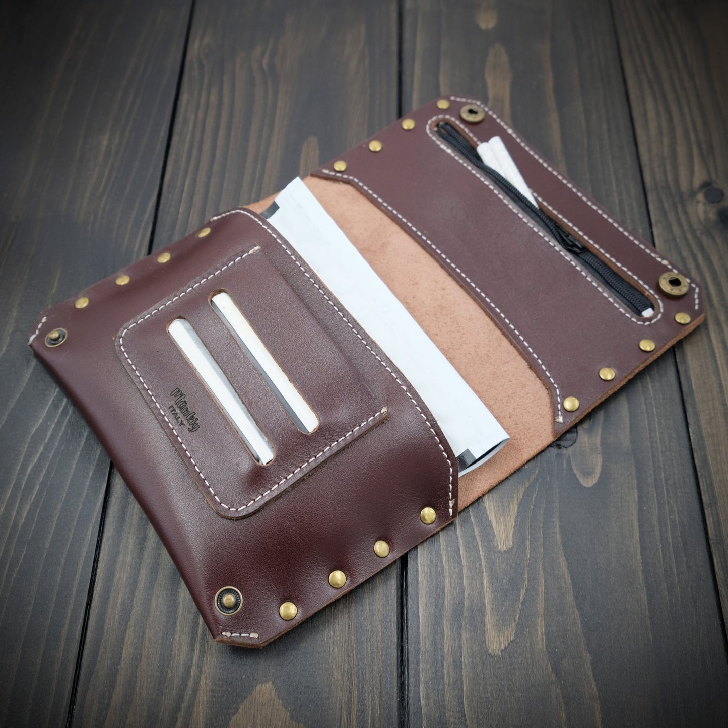 Astuccio porta tabacco in pelle personalizzabile marrone - mod. Metal - Munkiy Italy - Astuccio per tabacco