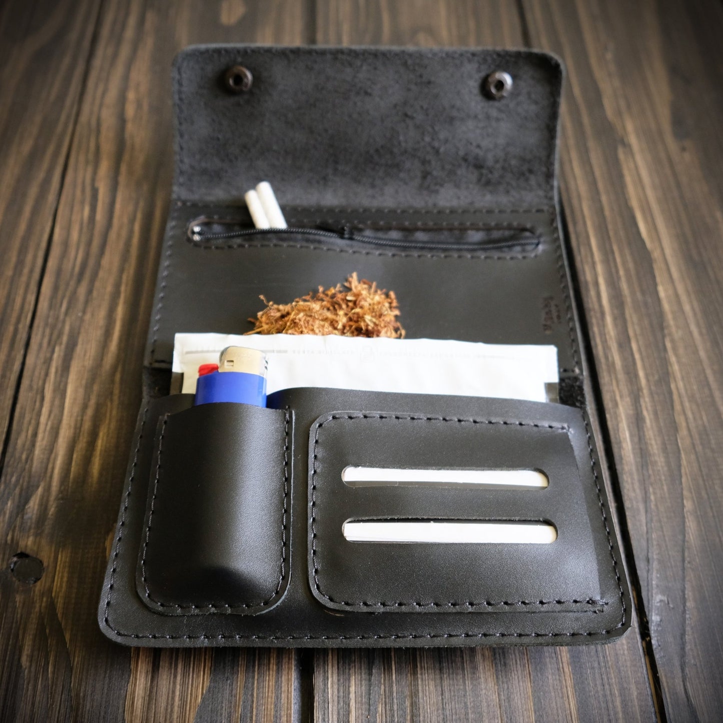 Astuccio porta tabacco in pelle personalizzabile nero - Munkiy Italy - Astuccio per tabacco