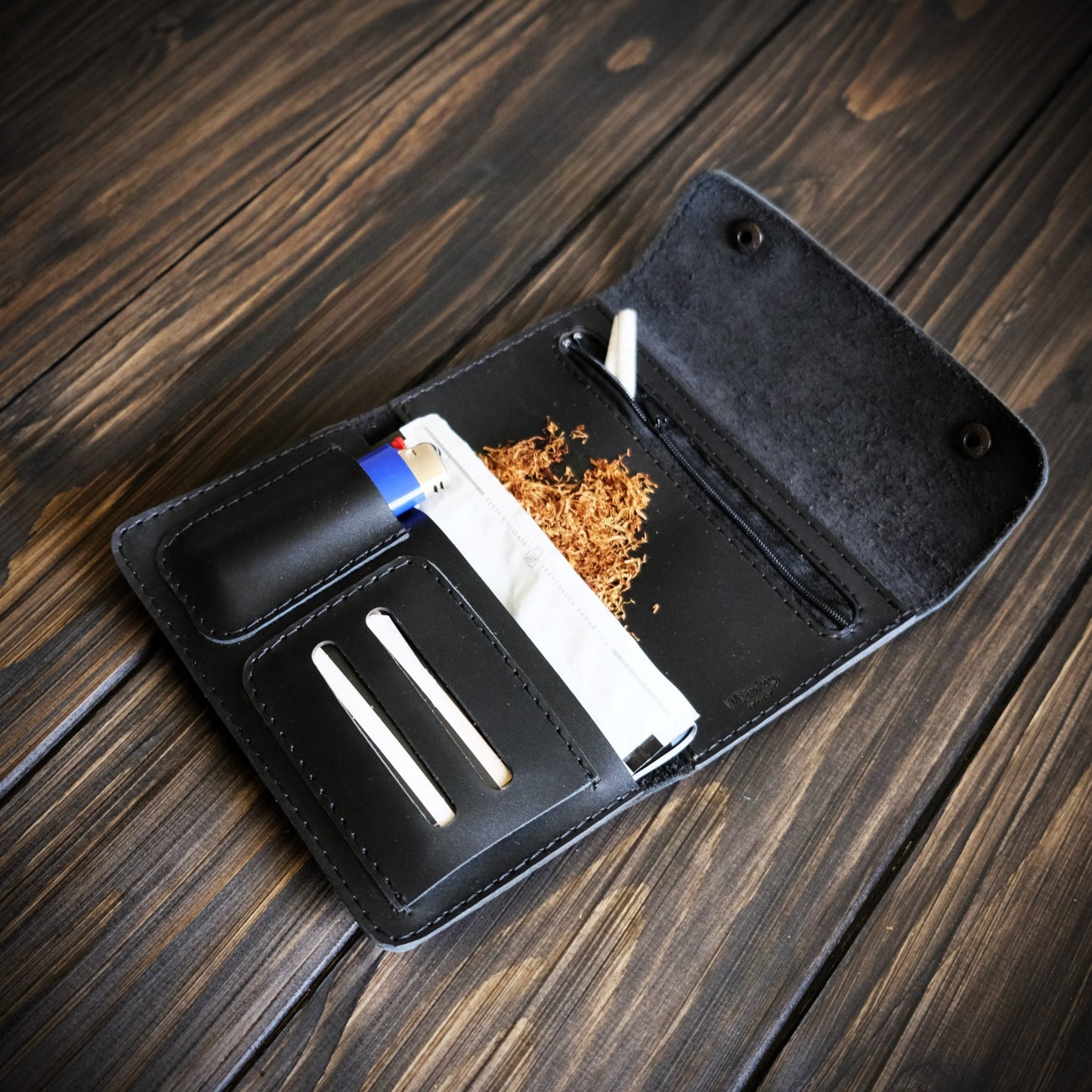 Astuccio porta tabacco in pelle personalizzabile nero - Munkiy Italy - Astuccio per tabacco