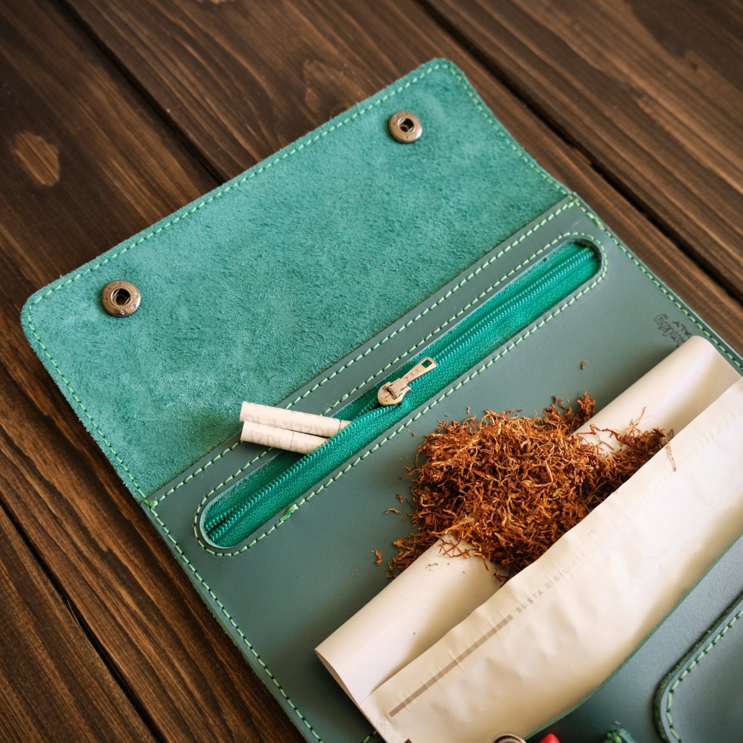 Astuccio porta tabacco in pelle personalizzabile verde - Munkiy Italy - Astuccio per tabacco