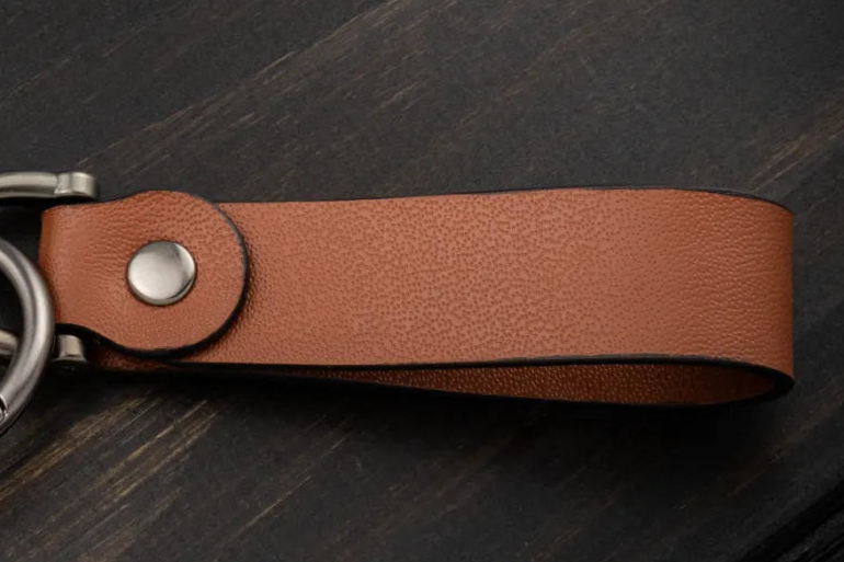 Portachiavi Personalizzato in Vera Pelle Marrone Legno